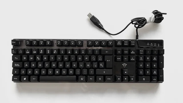 Teclado Gamer Trust GXT 835 Azor RGB